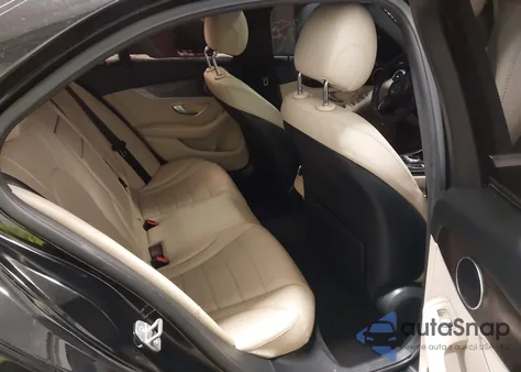 2018 Mercedes-Benz C 300 из США, поврежденный, VIN 55SWF4JBXJU244840